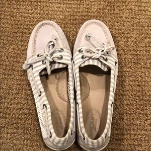 Gray striped Sperry’s size 7 1/2 womens